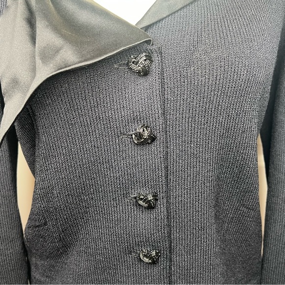 St. John Evening silk collar cardigan black size 2 vintage - Picture 6 of 7